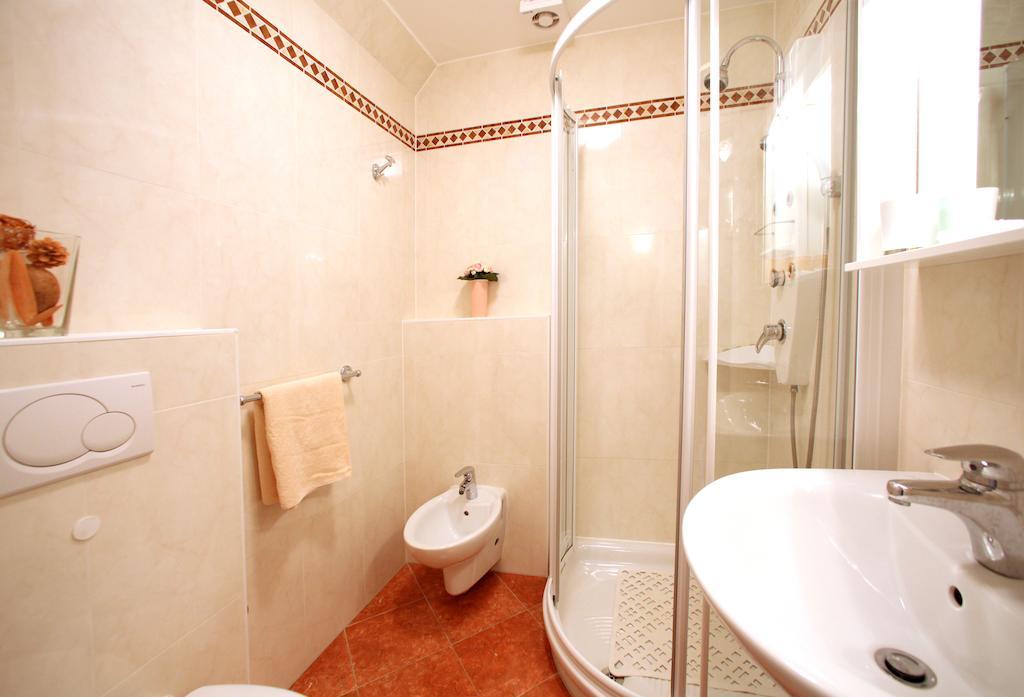 Holiday Home Villa Bella Vrsar Quarto foto